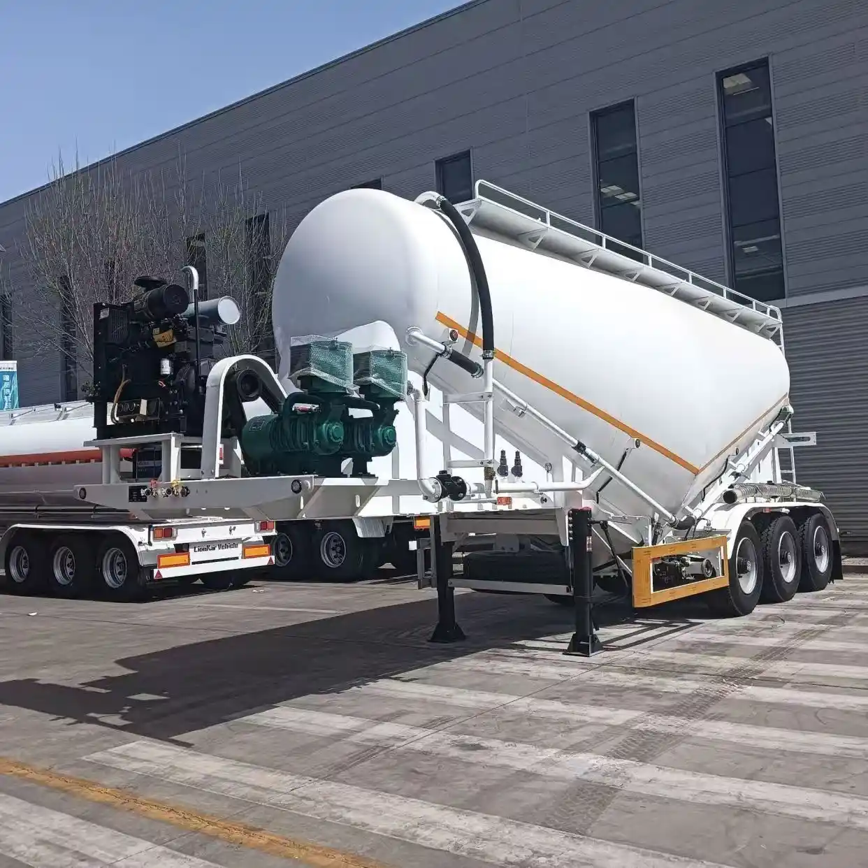 40CBM Carbon Steel Cement Tank Trailer for Bulk Powder Transport