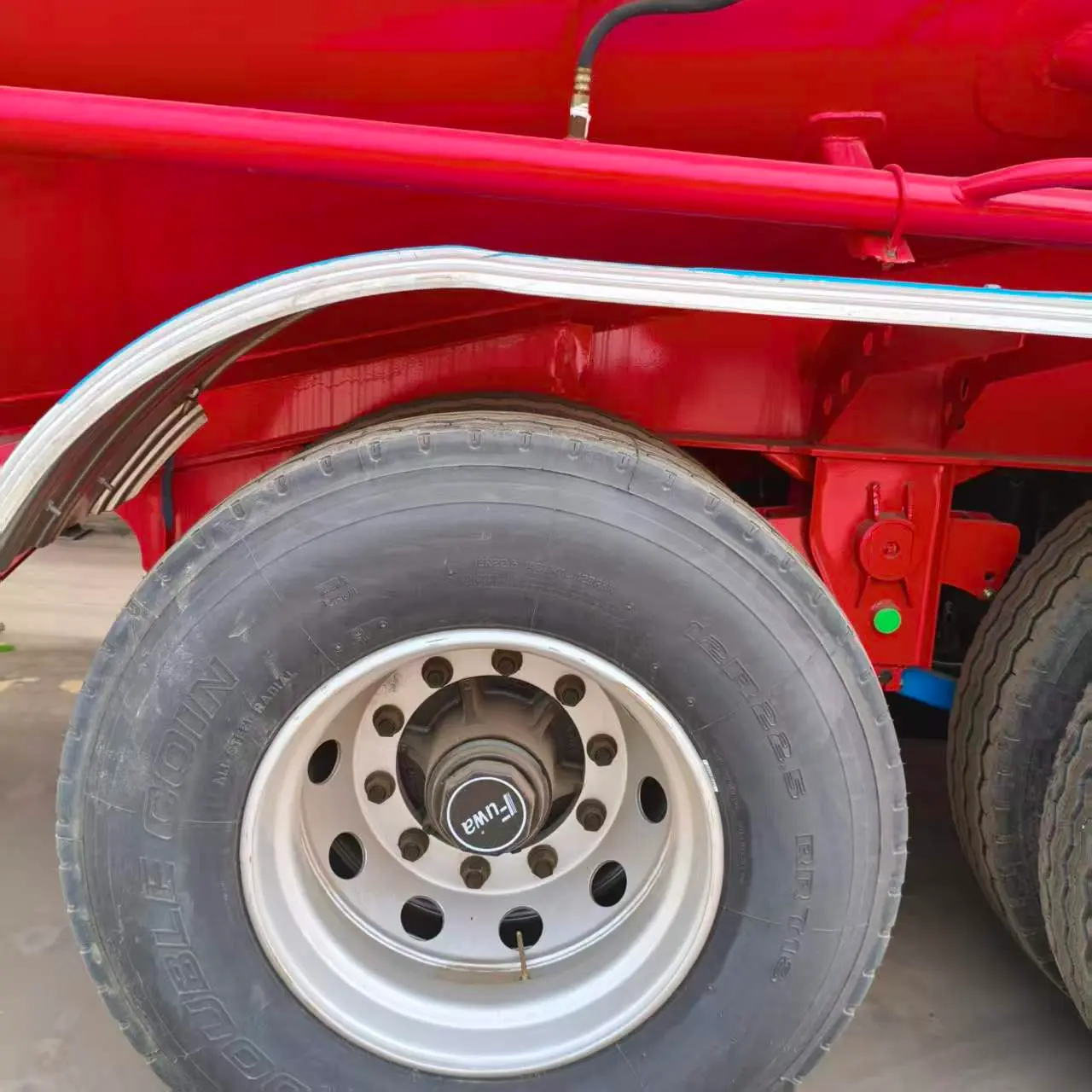 Bulk Cement Tank Trailer for Dry Powder Transportation