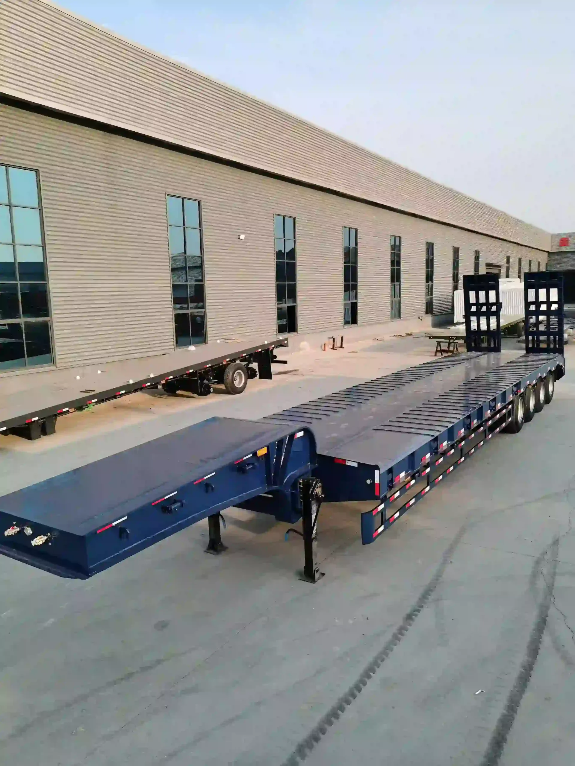 Modular Lowbed Trailer 4 Axle for Mining and Heavy-duty Industrial Transport