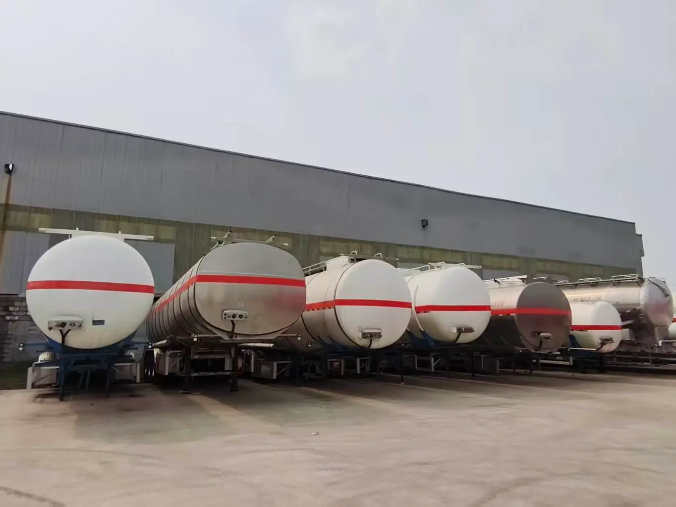 Fuel Tanker Trailer