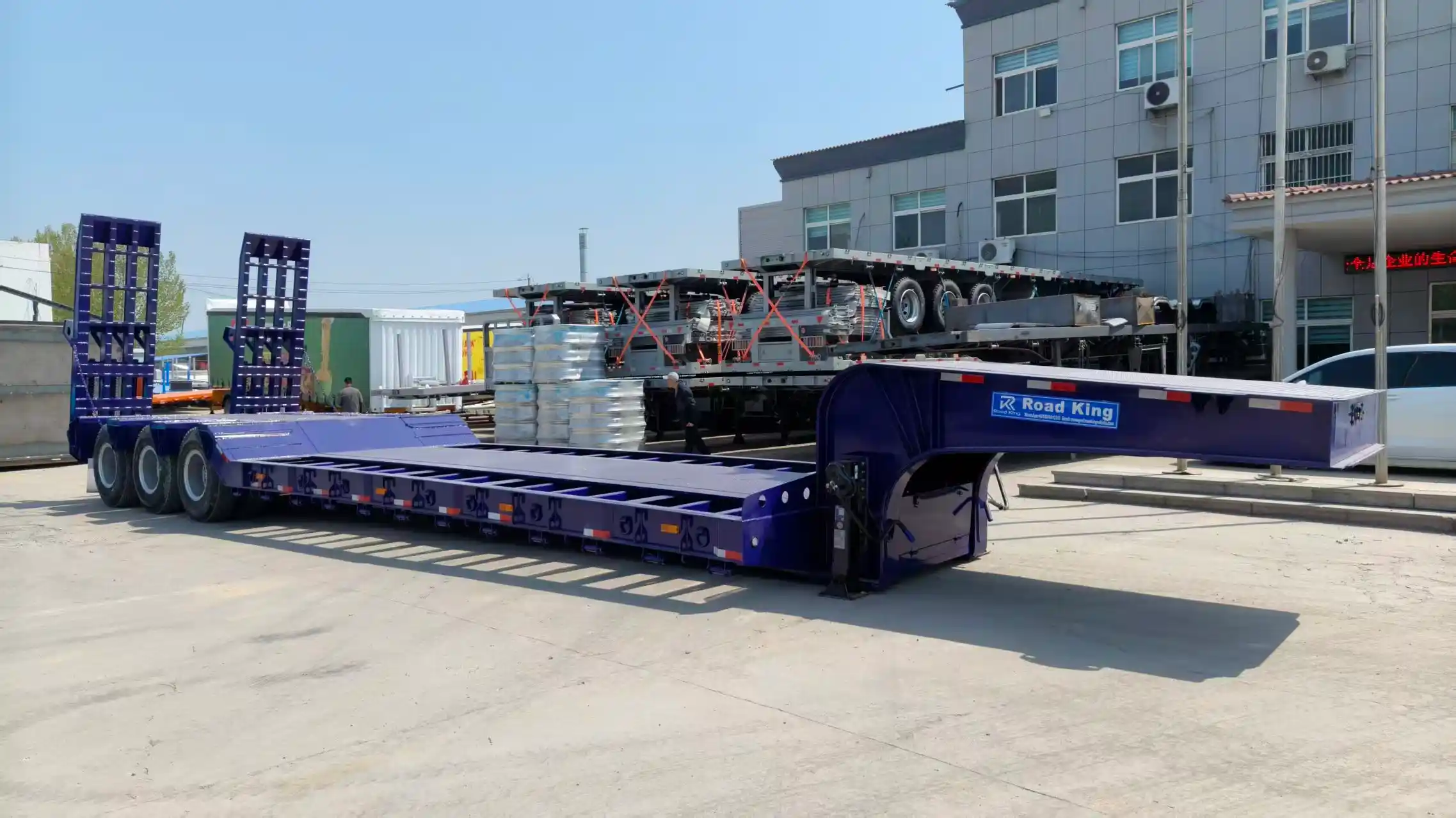 Removable Gooseneck RGN Trailer 3 Axle for Heavy Equipment Transport