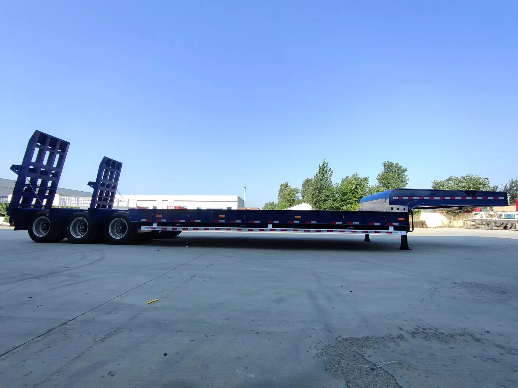 60 Ton Removable Gooseneck RGN Trailer 3 Axle for Construction Equipment