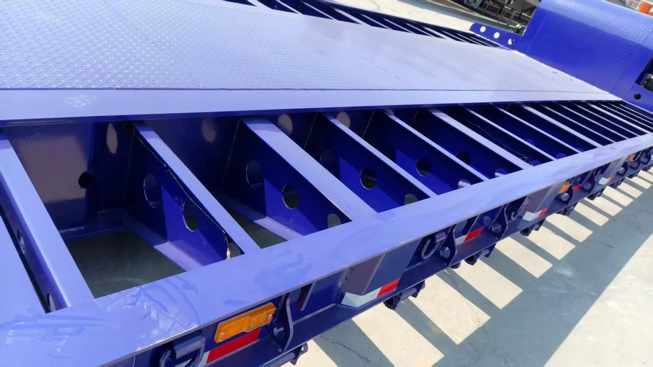 Removable Gooseneck RGN Trailer 3 Axle for Heavy Equipment Transport