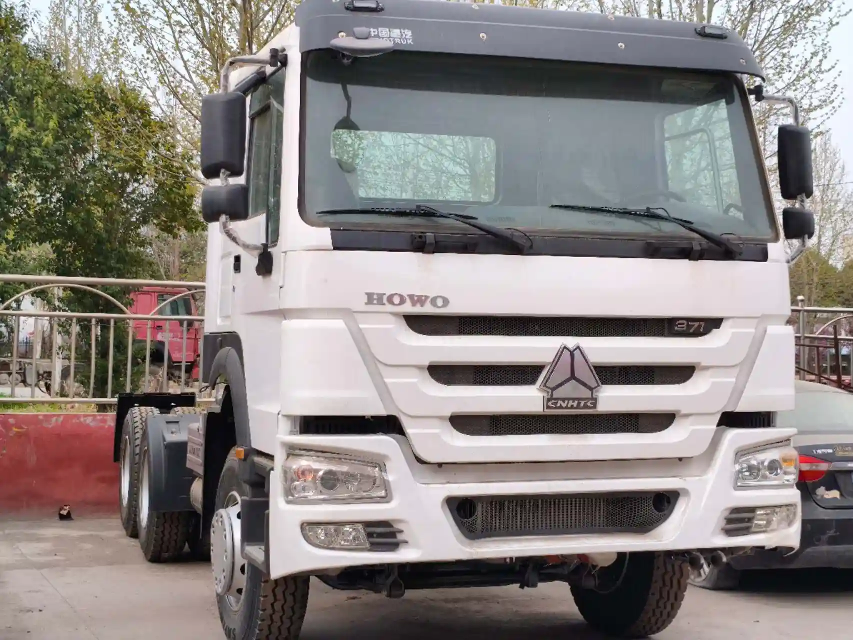 Used SINOTRUK HOWO 371 Tractor Head – Heavy Duty Export Truck