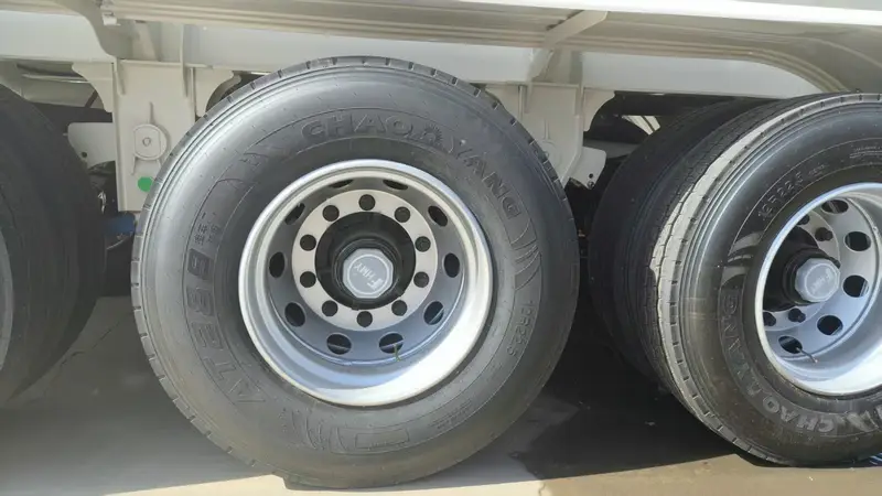 45,000L 4 Axle Stainless Steel Tanker Semi Trailer for Liquid Transport