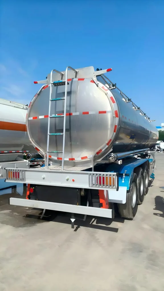304 Stainless Steel Liquid Tank Semi Trailer for Food and Chemical Transportation