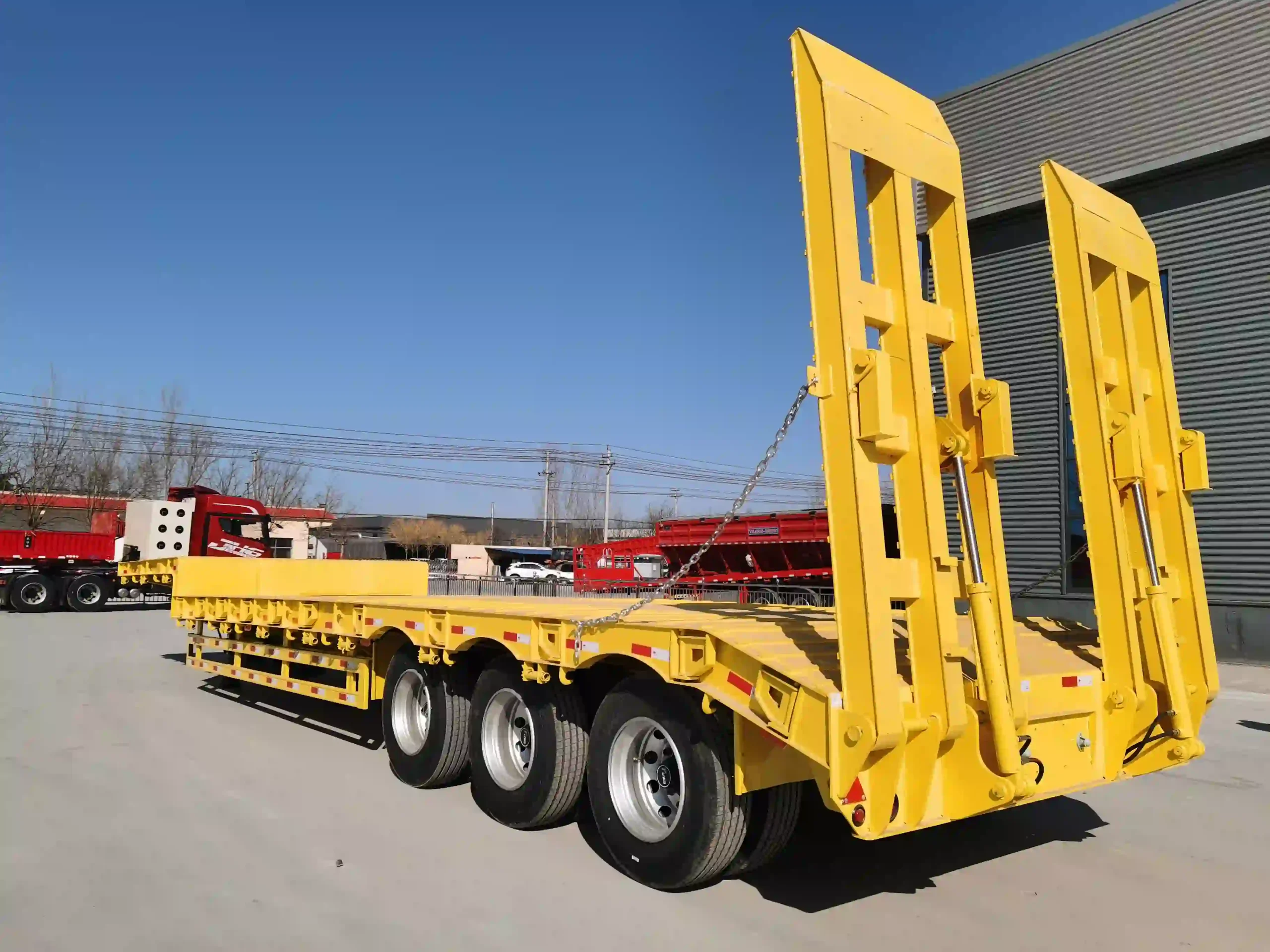 60 Ton Hydraulic Ramp Lowbed Trailer for Excavator Transportation
