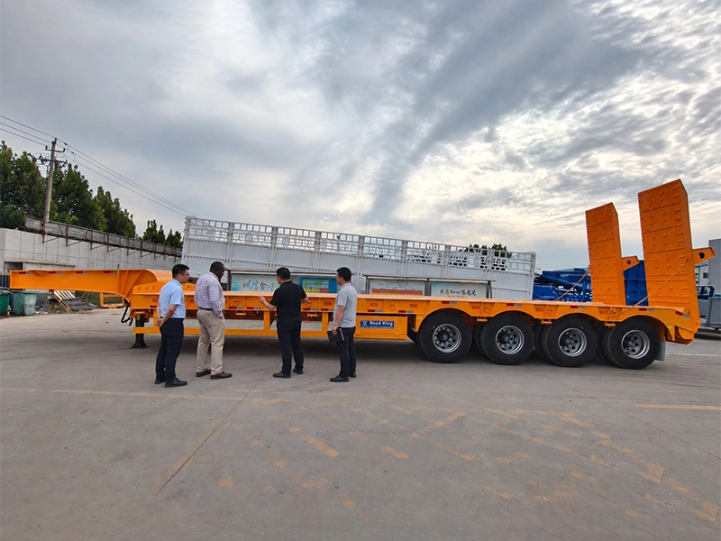 Customer Inspection of 80 Ton 4 Axle Lowbed Semi Trailer
